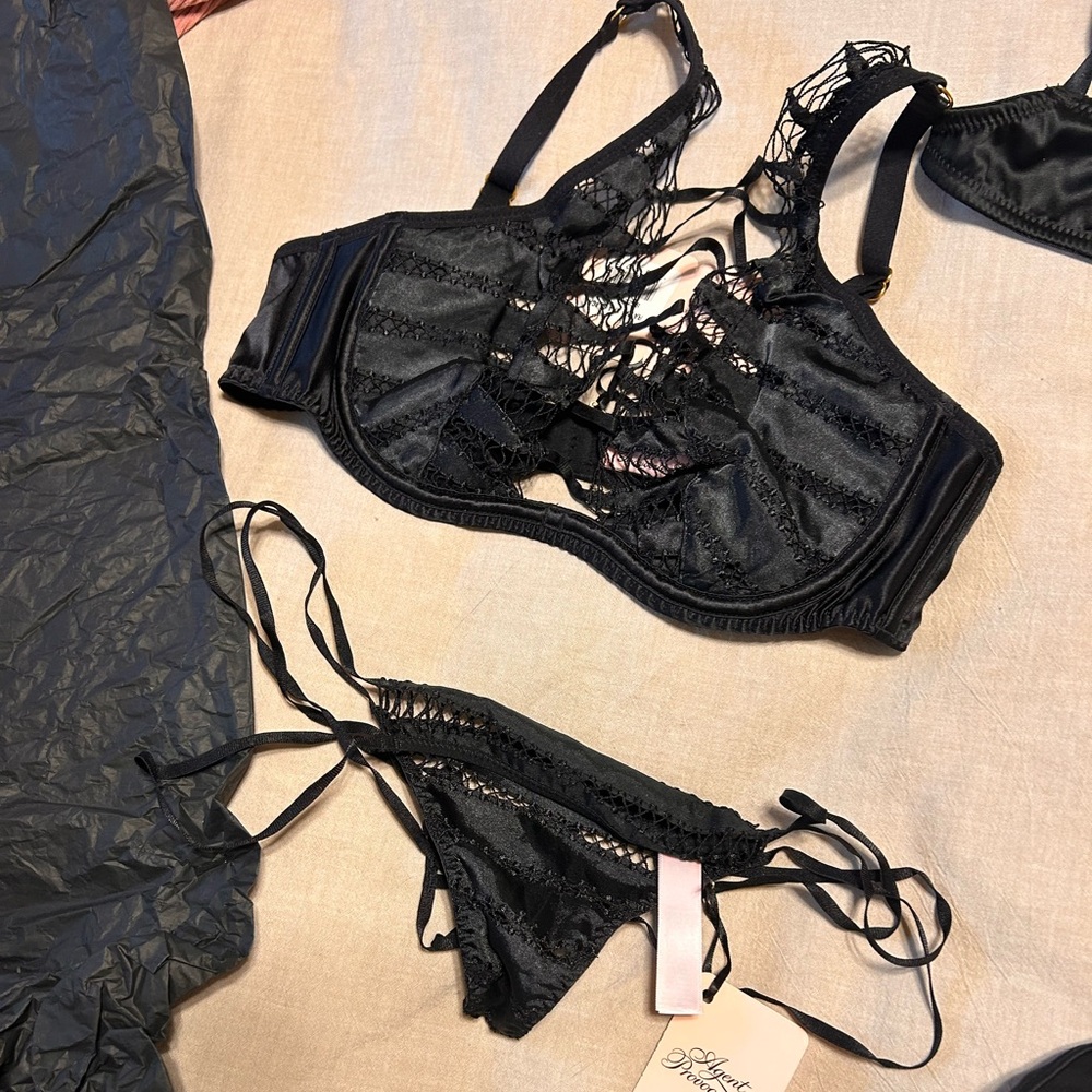 Rayna set nwt 34b/2 agent provocateur